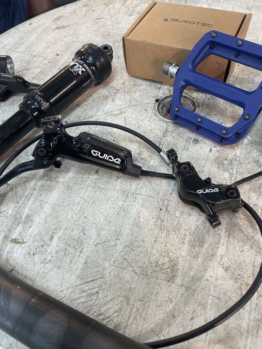 Части за колело.