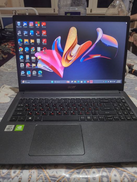 Intel(R) Core (TM) i3-1005G1 CPU 1.20 GHz Ram 8.0 hotira 128