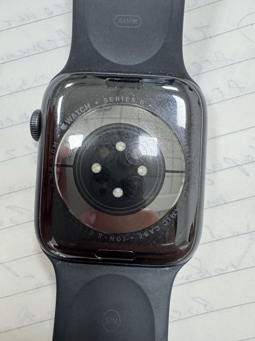 Продам Apple watch 6 44mm