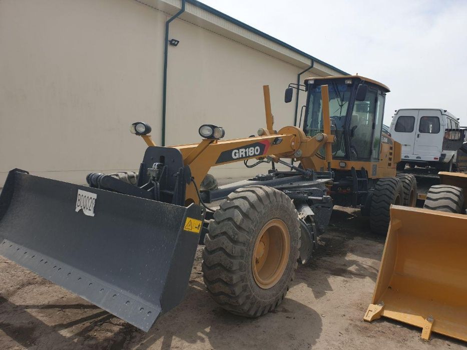 Автогрейдер - XCMG GR 180