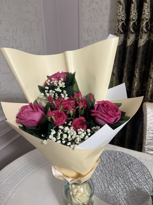 Свежи букет с оформлением