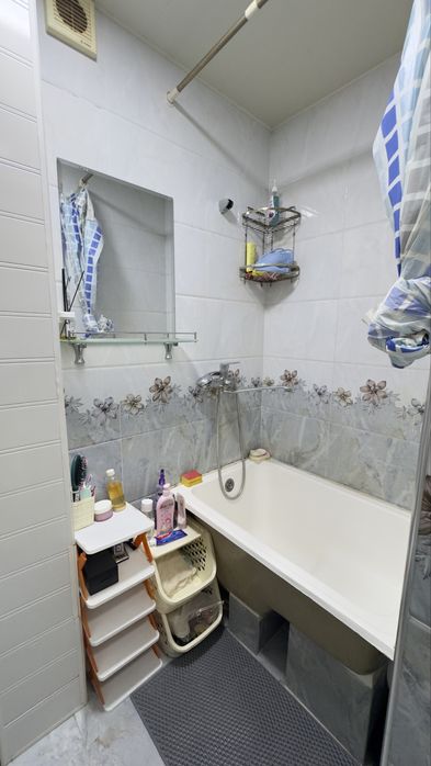 Срочно Продаётся 1-комнатная квартира. Адресс-Нурафшан Микрорайон