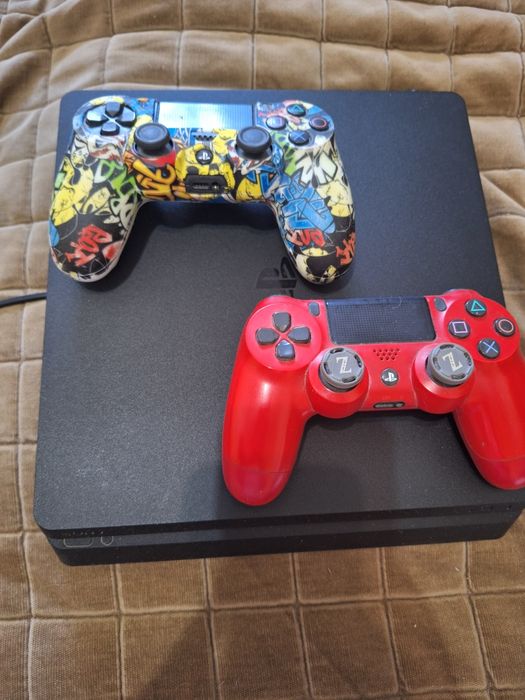 Сони плейстейшен ps 4 продам.