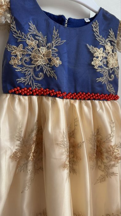 платье нарядное на 2-3года