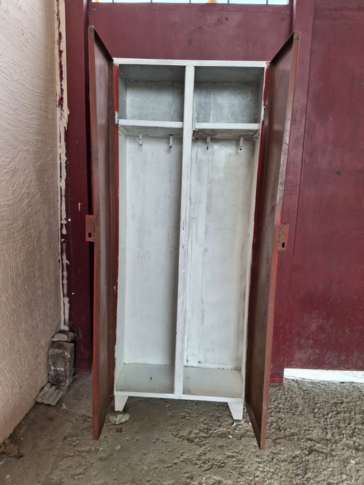 Темір шкаф сатылады.