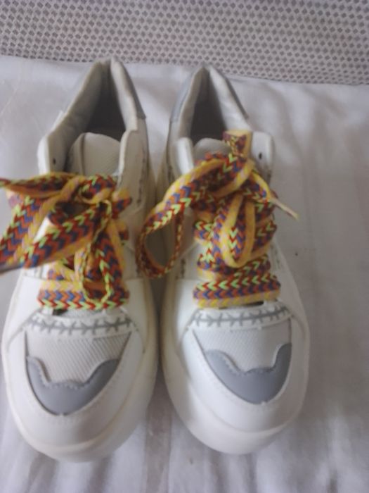 Красотки на платформе