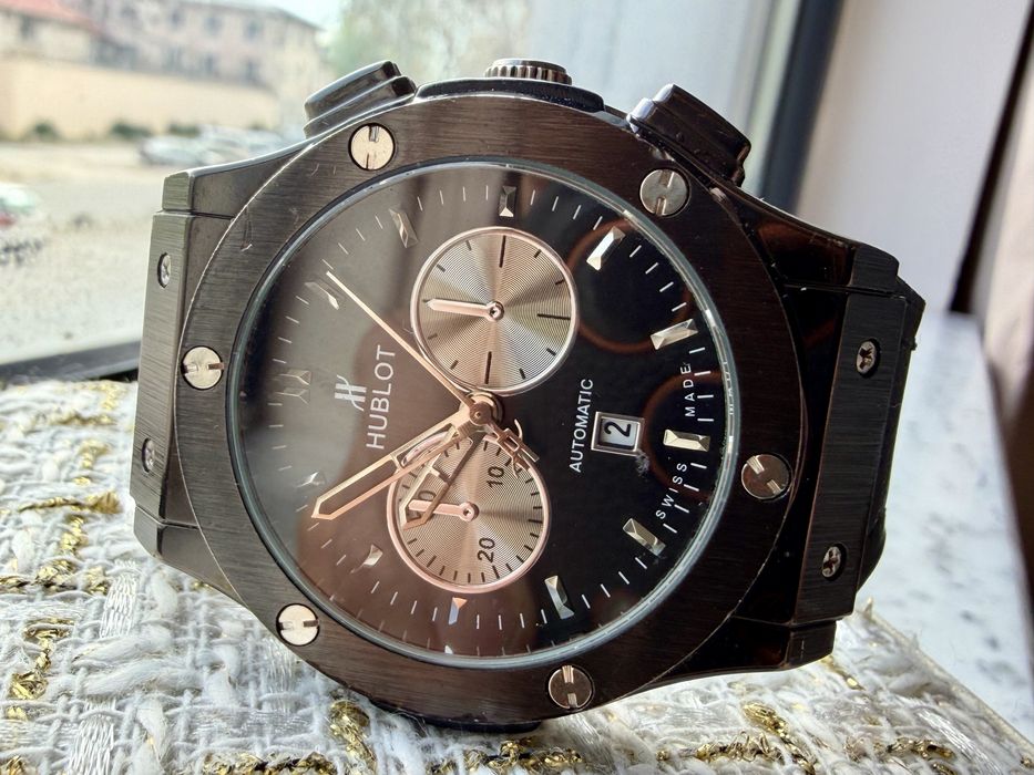 кварцов часовник Hublot
