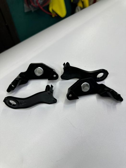 Крепление фар BMW E60 E92 E93 ремкомплект