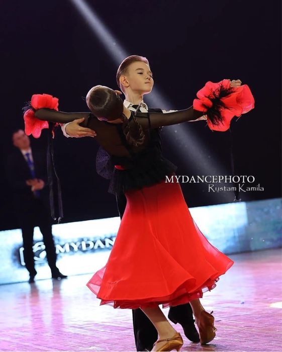 Платье для бальных танцев