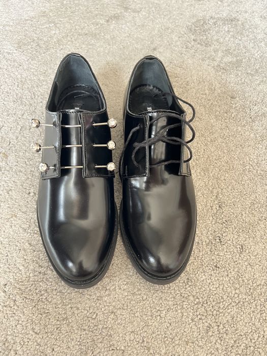 Pantofi noi de dama