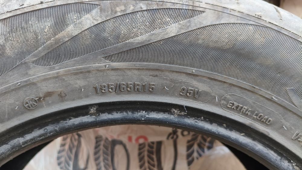 Продам комплект шин 195/65/R15