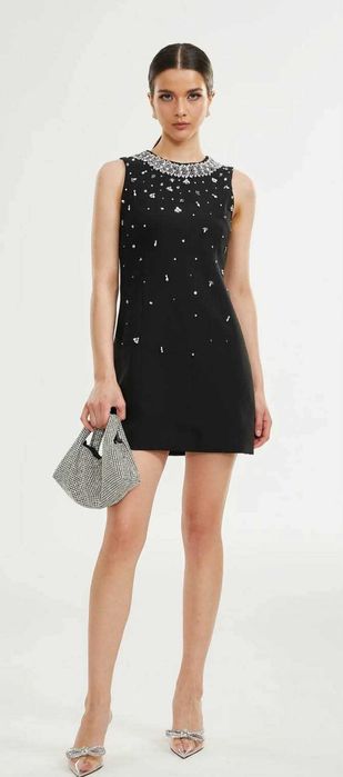 Черна рокля с кристали