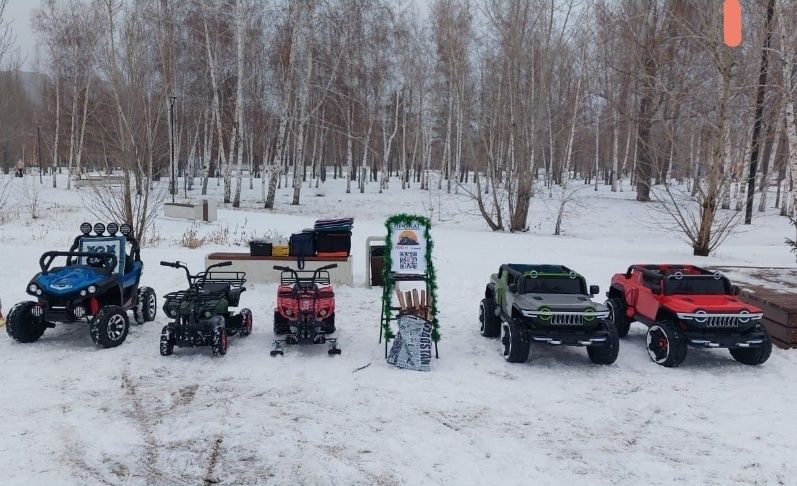 Детская машинка, снегоход,.