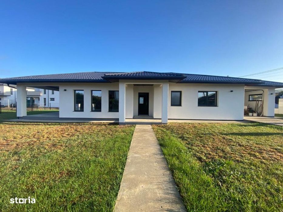 Vanzare - Casa in stil mediteranian cu garaj si 7 ari de teren (7439)