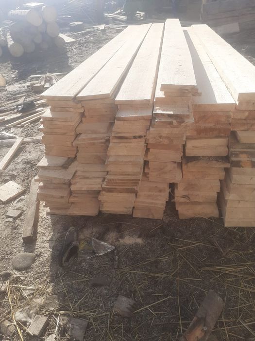 Vând scîndură și grînzi