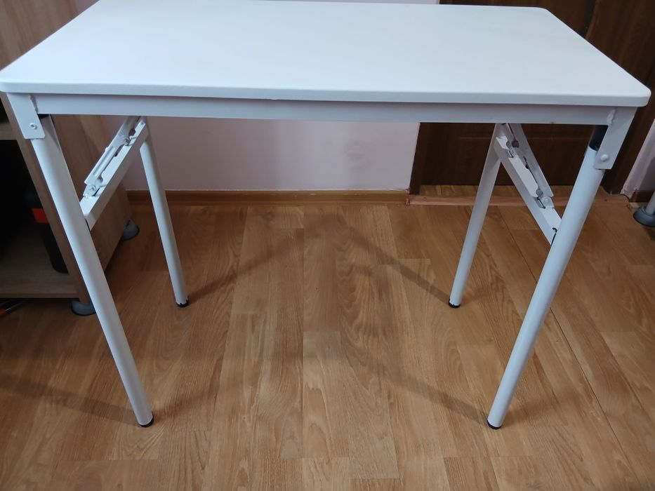 Vând Urgent masa pliabila si scaune pliabile sunt noi /Si dulap corp bucătărie nou