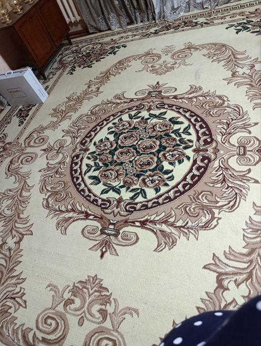 Срочно диван кресло сотилади