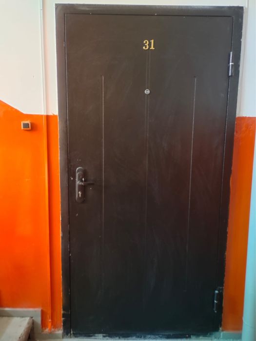 продам входную дверь