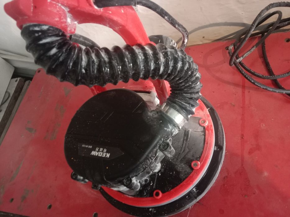 Шлифавальная машинка