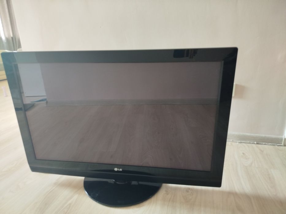 Продам телевизор LG