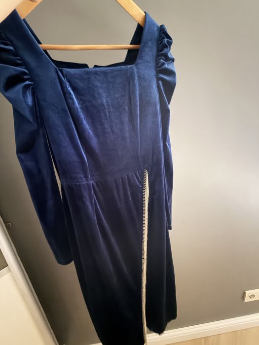 Платье 44 размера бархат отдам за 5000 тенге