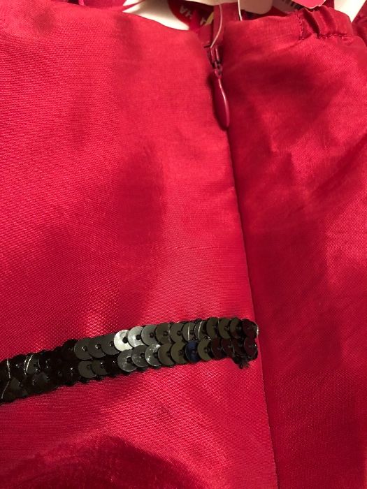 Красива нова рокля