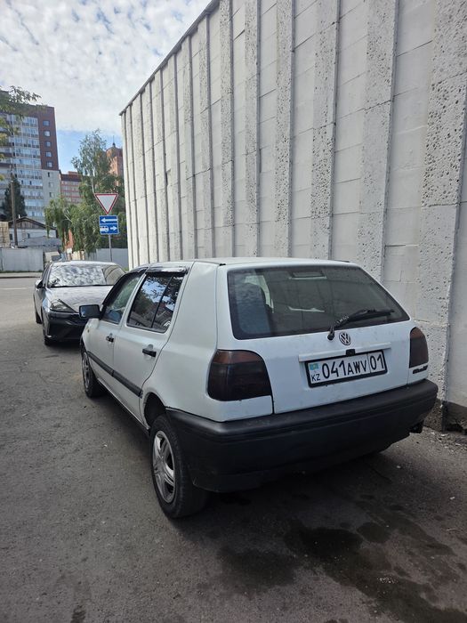 Golf 3 хачбек машина работяга