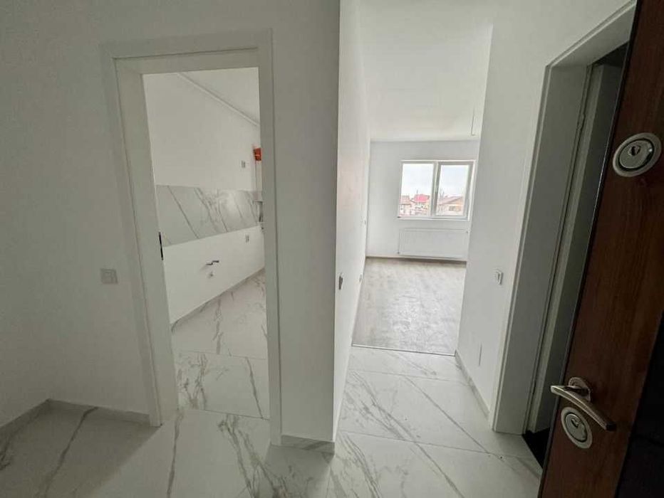 Garsoniera cartier Militari Residence - mutare imediata!!