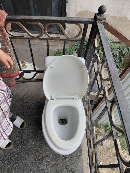 Продам унитаз б/у