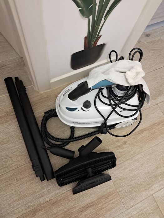 Vând aparat de curățat cu abur