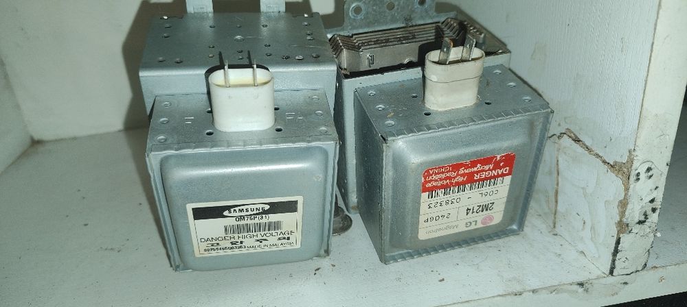 Магнитрон, трансформатор и другое.