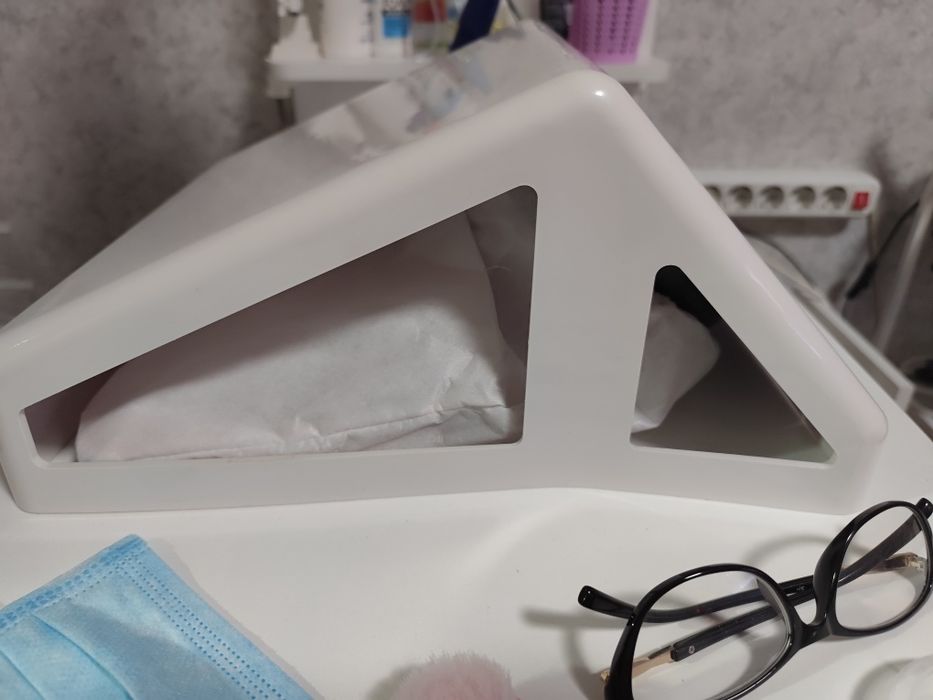 Продам вытяжку для маникюра.