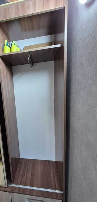 Продам прихожую ..