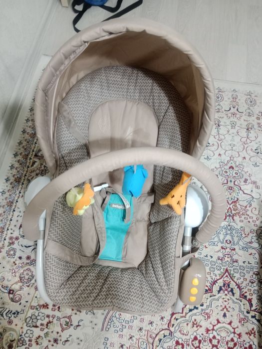 Продам  шезлонг детский