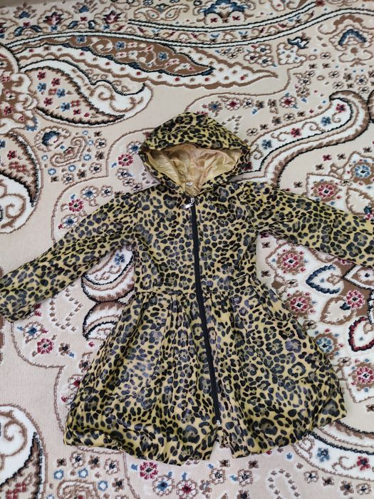 Продам плащь для девочек