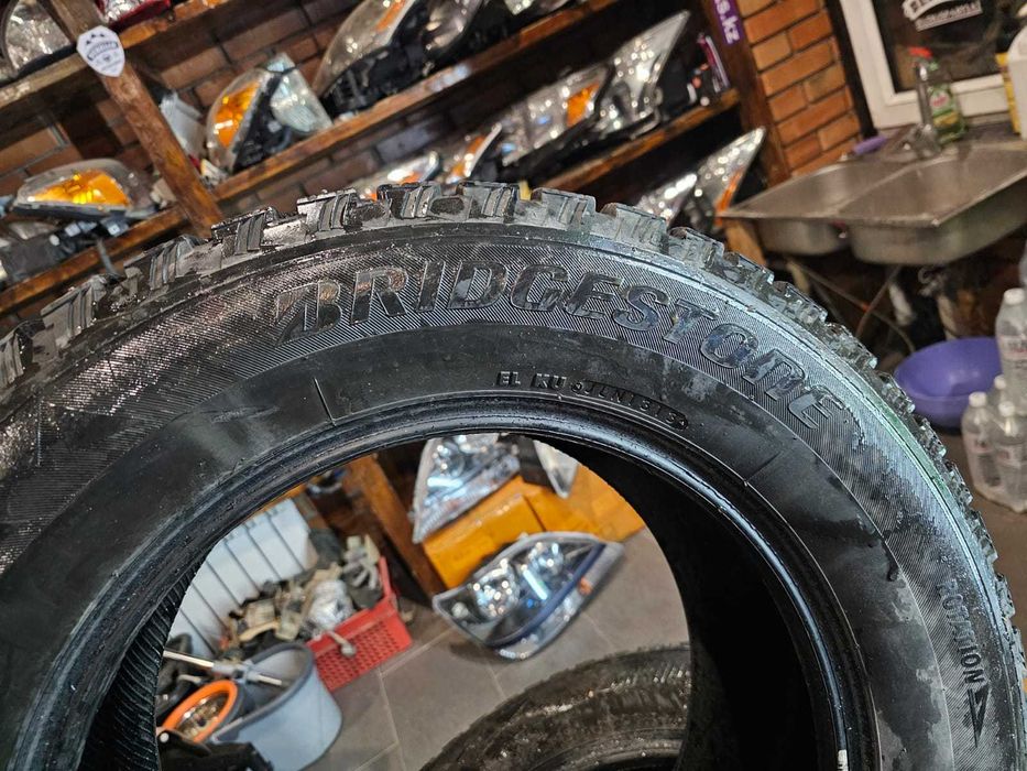 Комплект зимней резины 235-60-R16 (Шипы)