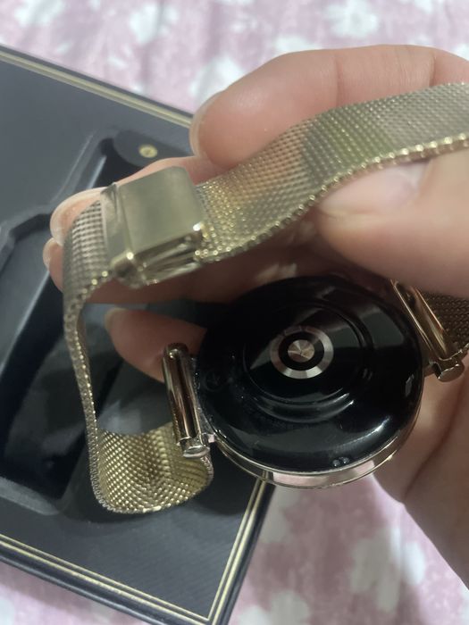 Продам часы huawei watch 4