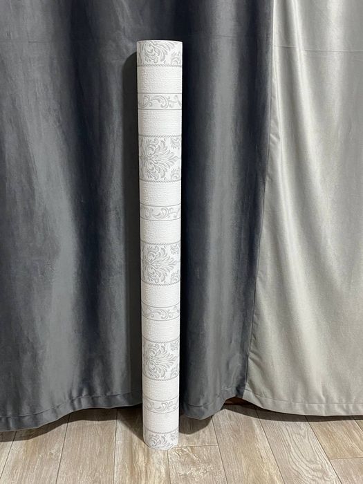 Обои новые, использовали только 1 метр