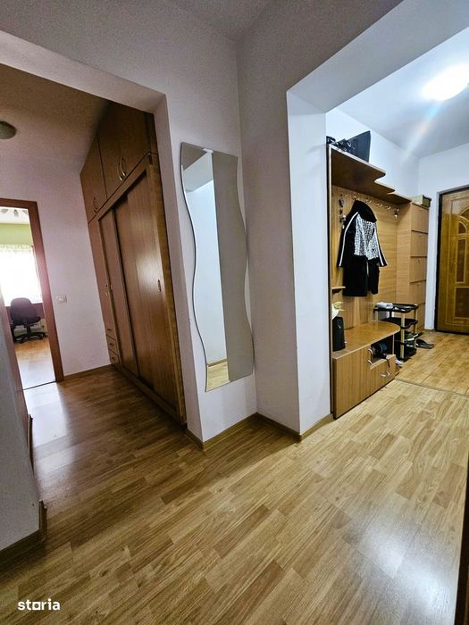 Apart. 4 Camere de Vânzare – Cart. E3, Etaj 3/4, Mobilat și Utilat