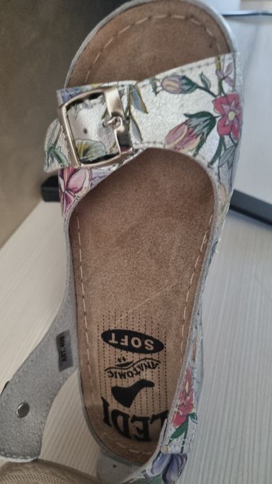 Удобни равни дамски сандали