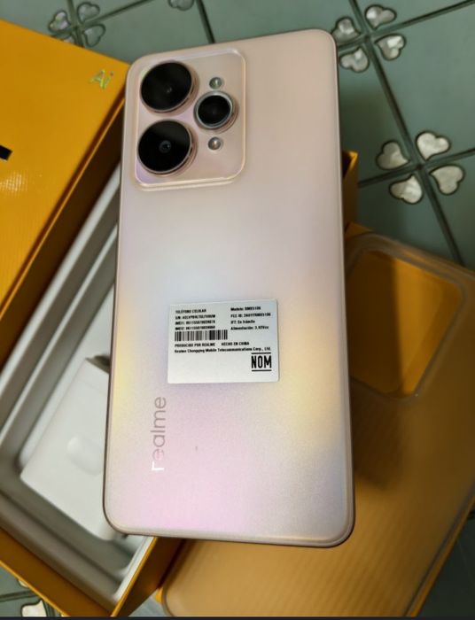 Realme 15 5G. 16/256.