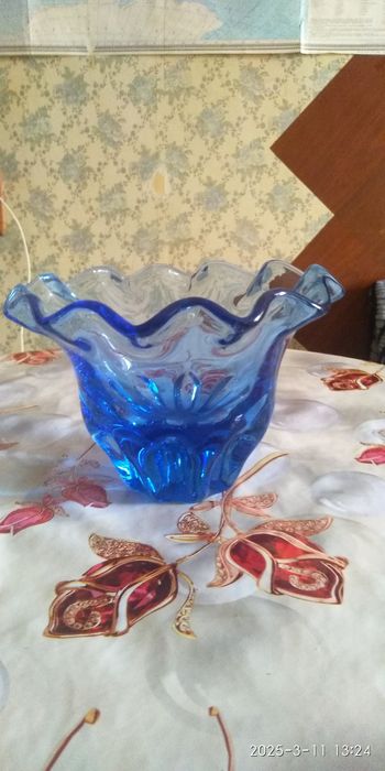 Ваза из толстого стекла