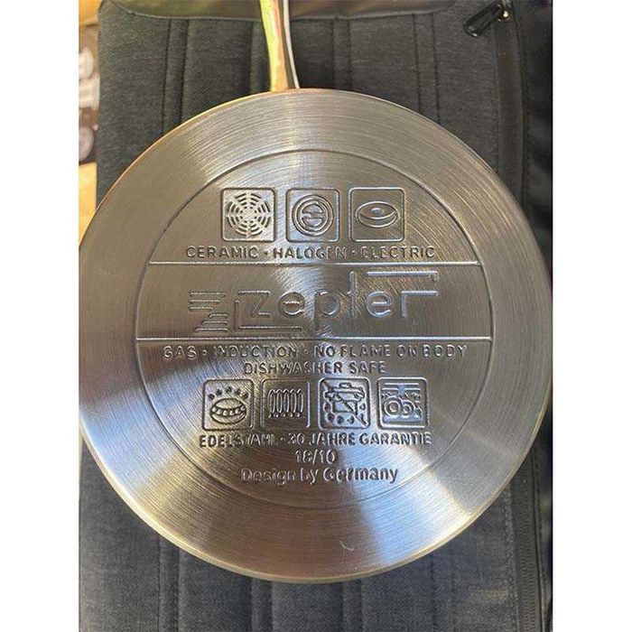 Продается абсолютно НОВЫЙ 12-предметный набор посуды ZP-2777!