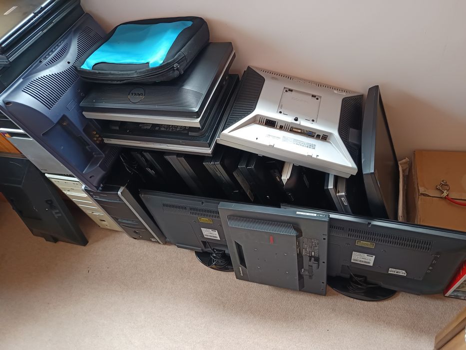 Монитори без стойки - разпродажба