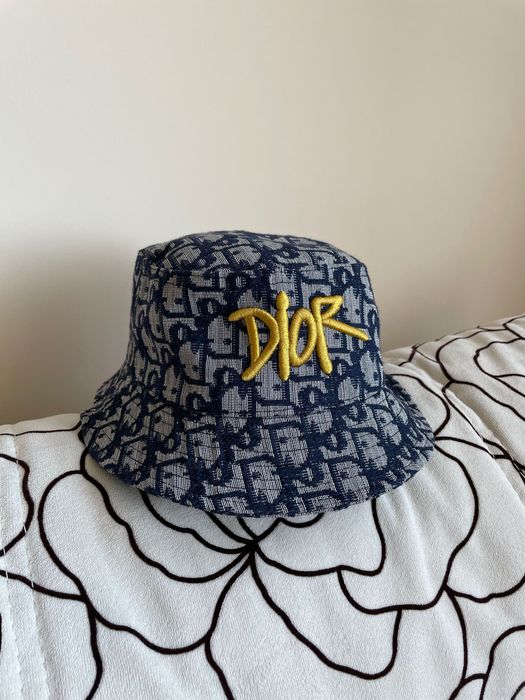 Дамска синя шапка Dior