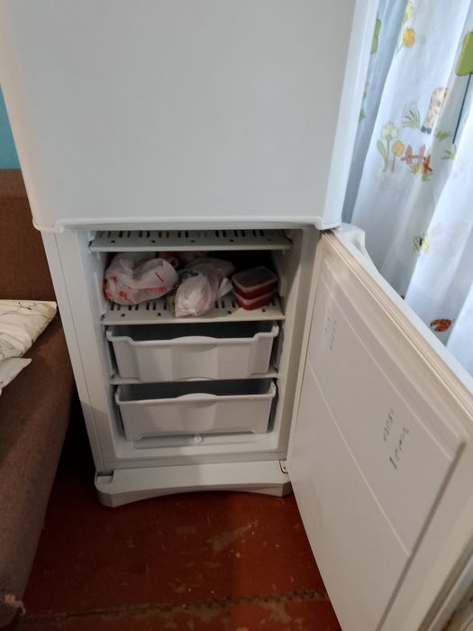 Продам холодильник