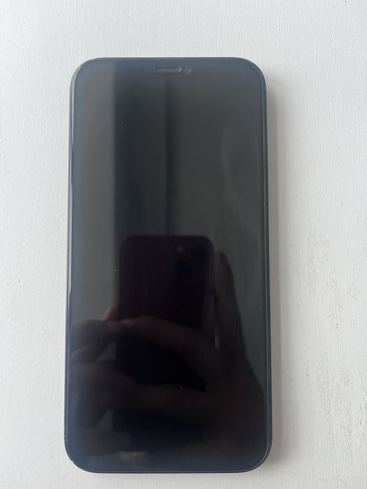 продается 12 айфон