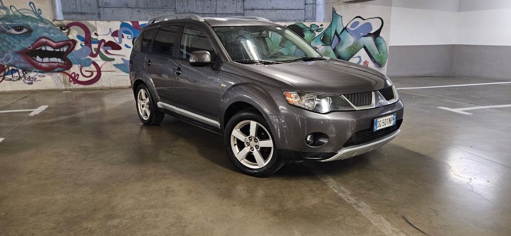 Vand Mitsubishi Outlender 2.0 diesel, an 2009, 4x4, 7 Locuri, Ingrijit  Acte la Zi
