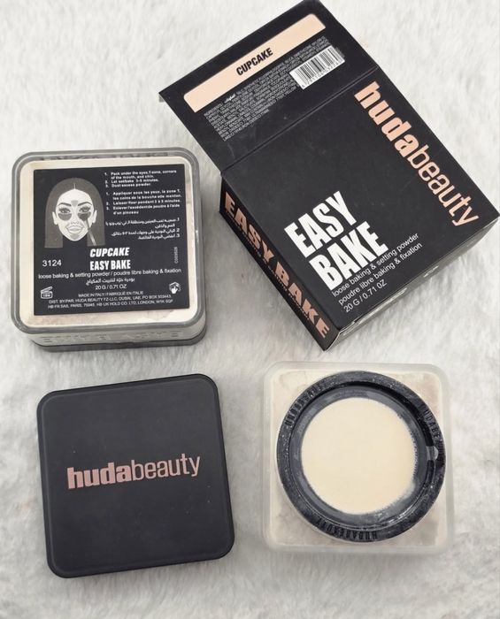 Пудра Easy bake Huda beauty