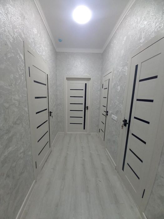 Srochno 2xonalik evroremont uy sotiladi 62000 Sergeli 1- bekat. 2/2/12